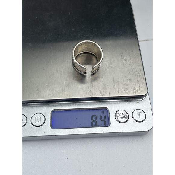 Hammered Band Sterling Silver Ring Adjustable Size 8 or 9 - Picture 10 of 11